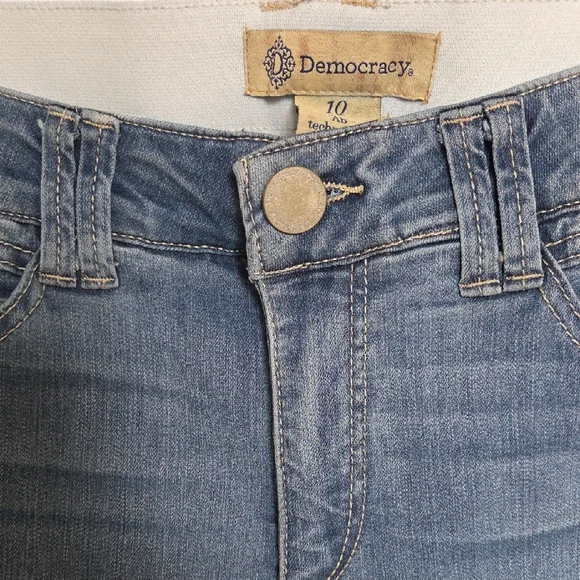 Democracy Women's Light Blue Skinny Jeans - Picture 2 of 4
